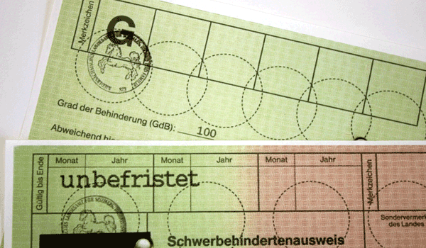 Ein Behinderten Ausweis mit einem G.
