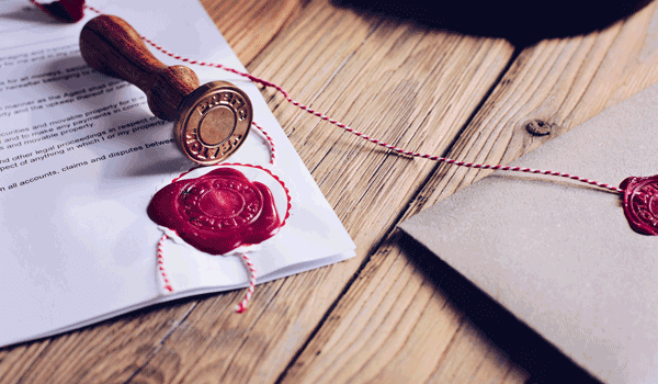 Eine Betreuungsverfügung die mit einem Siegel notariell beglaubigt wurde.