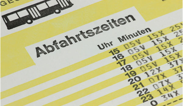 Abfahrtszeiten auf einem Busfahrplan