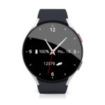 Die Galaxy Notrufuhr von Samsung mit schwarzem Armband, zeigt Uhrzeit, Datum.